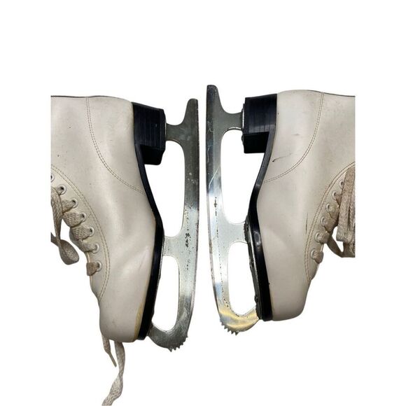 Vintage White Figure Ice Skates Womens Size 9 Made In Canada Winter Snow Sports - Picture 6 of 16
